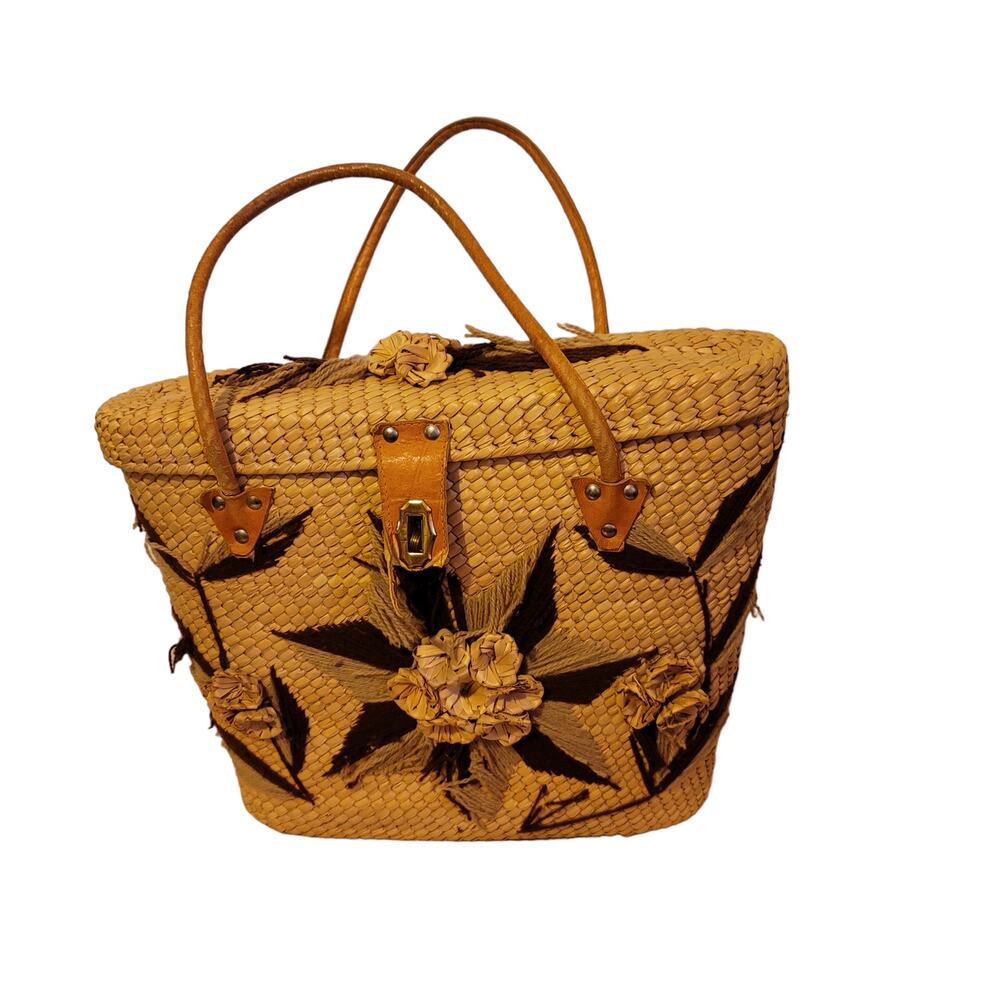 Vintage Straw Purse Carry Bag With 3D Design Measures 13.5" X 11"